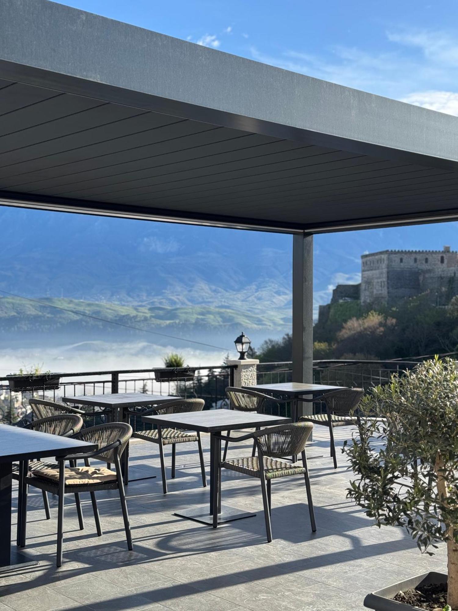 Castle Hotel Gjirokastër Buitenkant foto