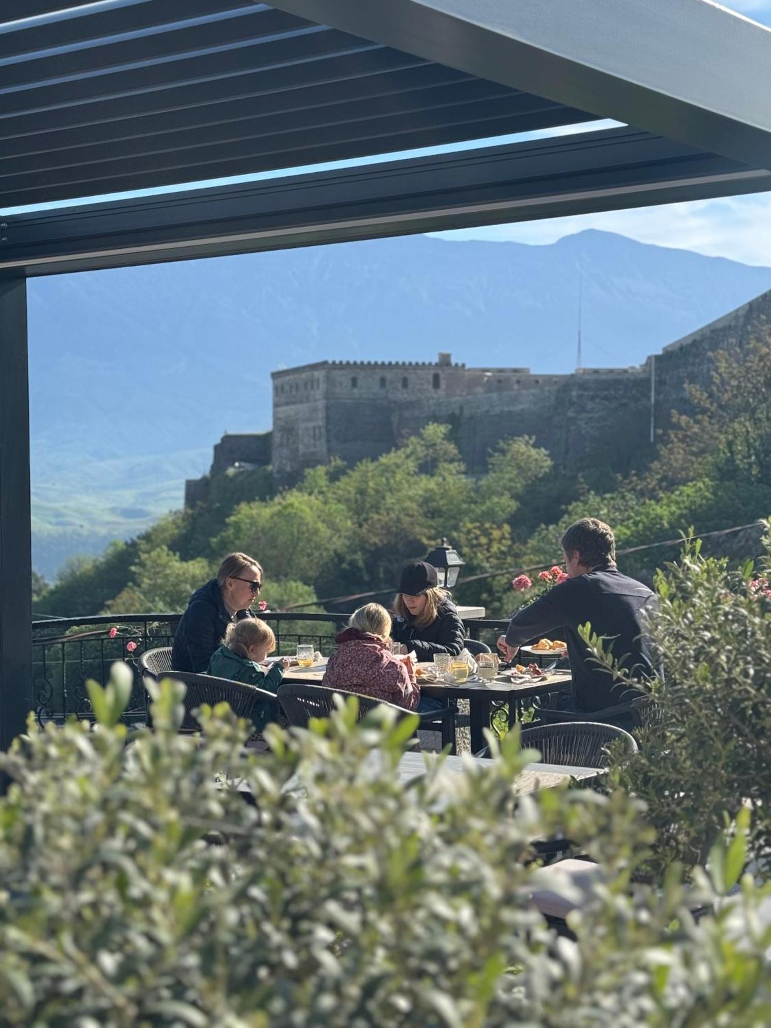 Castle Hotel Gjirokastër Buitenkant foto